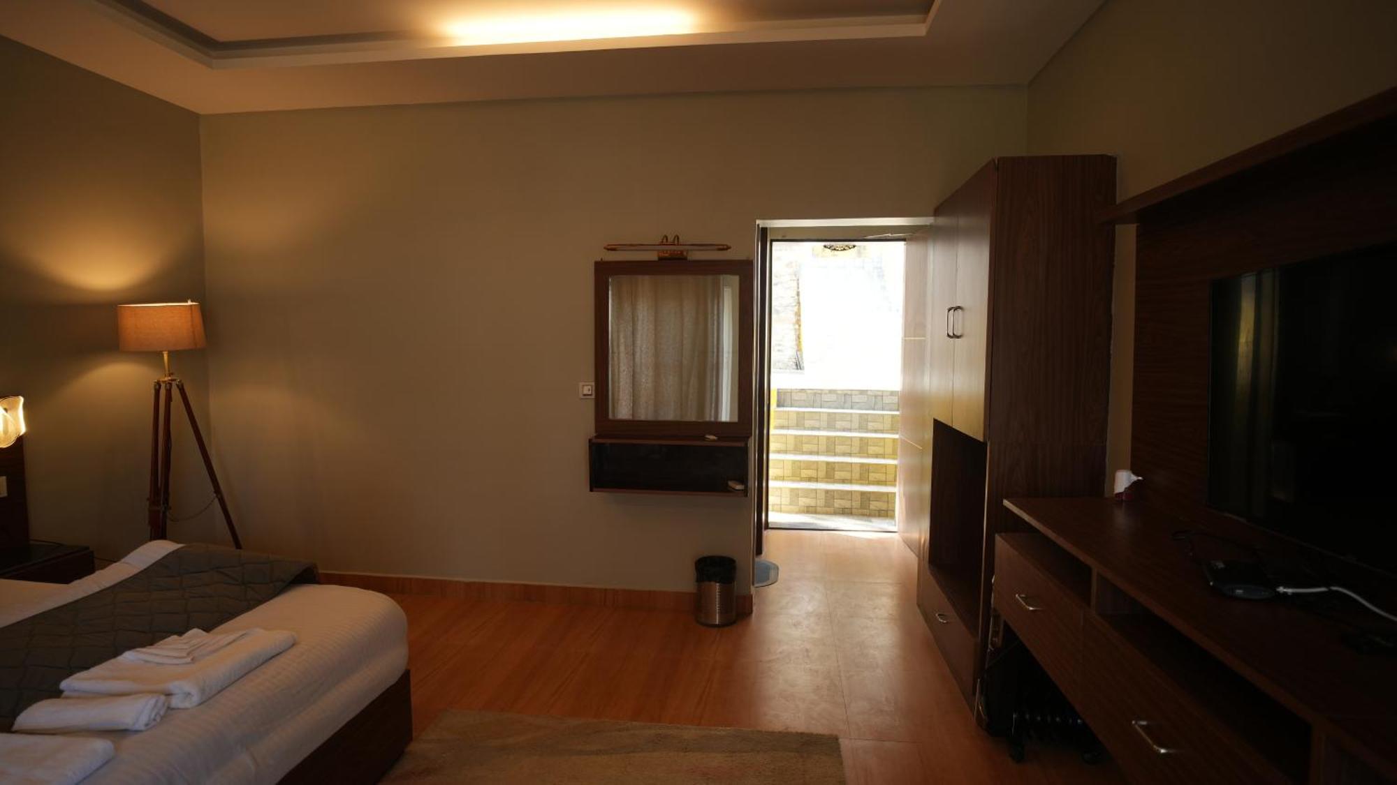 Hotel The Foresta By Orchid Hospitality & Holidays Mukteshwar Esterno foto